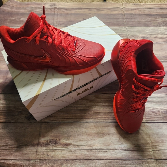 Nike LeBron XXI Red Basketball Shoes main image 9